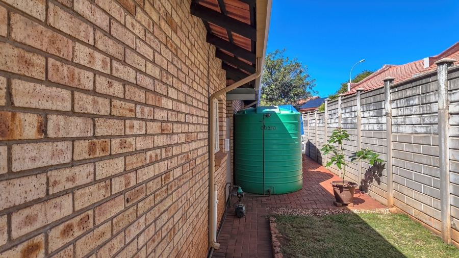 3 Bedroom Property for Sale in Safari Gardens North West